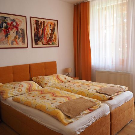 Privat Alenka Hotel Lipótszentmiklós Kültér fotó
