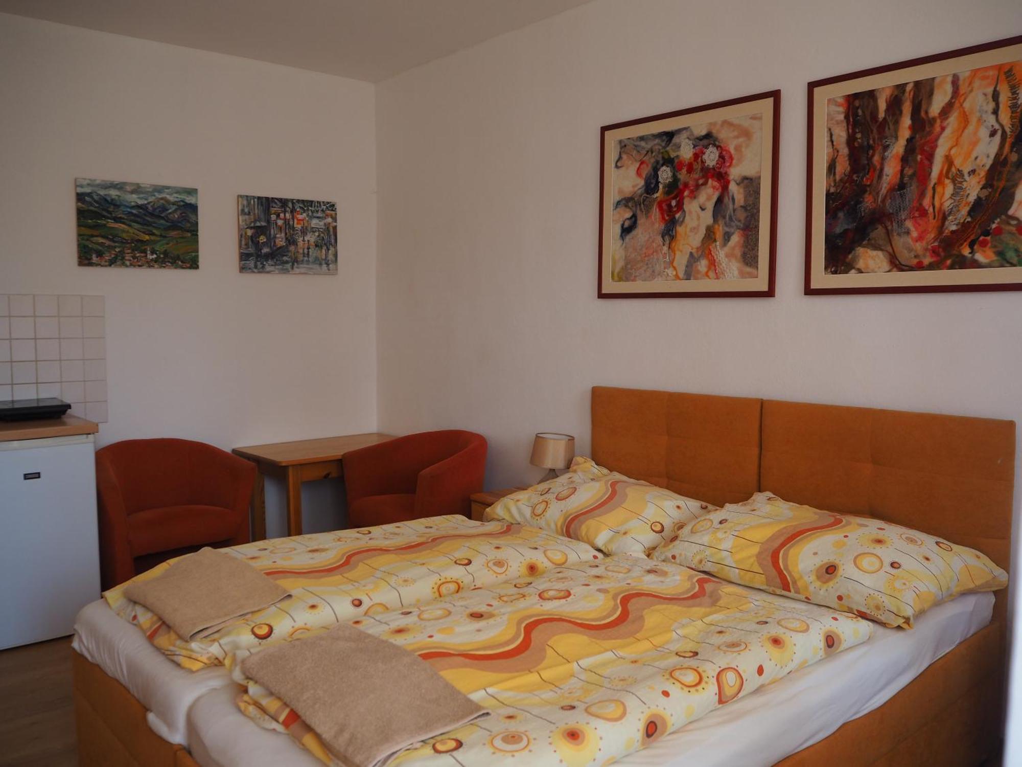 Privat Alenka Hotel Lipótszentmiklós Kültér fotó